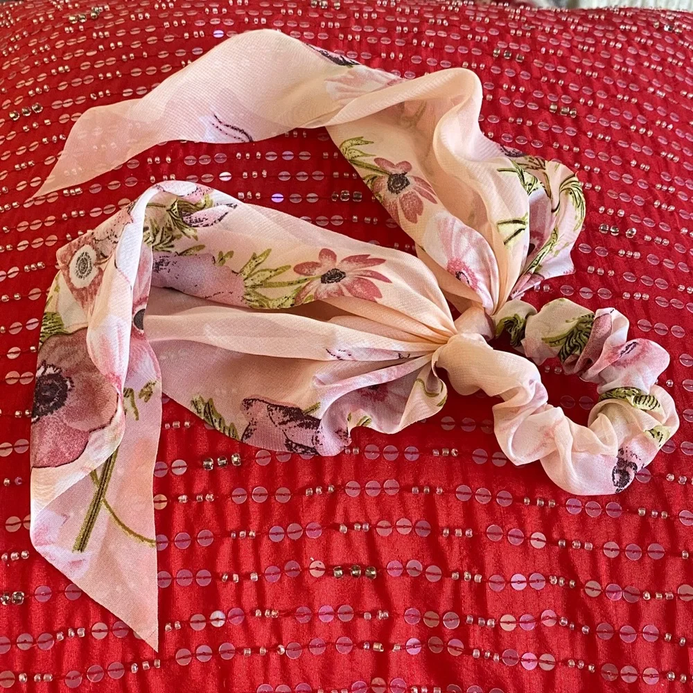 Beautiful Pink Flower Print Hair Accessory Never Used